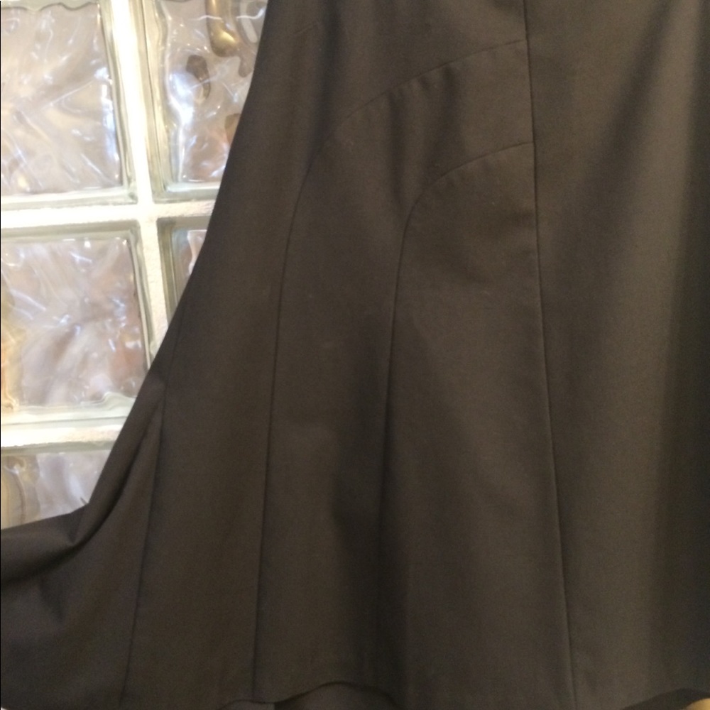 Limited size 12 skirt, lovely tailoring!